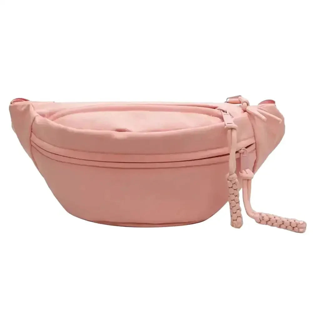 Sacoche banane XXL avec grande poche de rangement. Fermeture à zip et bandoulière.