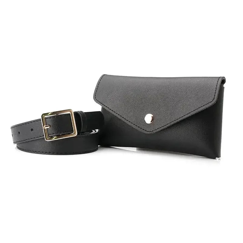 Sacoche banane en cuir synthétique   noir brillant. Ultra-fine avec fermeture à pression et ceinture à boucle.
